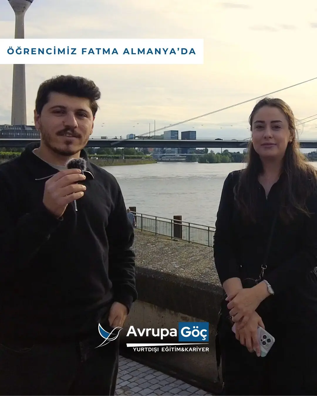Avrupa Göç ekibinden bir danışman, öğrencimiz Fatma ile Almanya'da nehir kenarında konuşuyor
